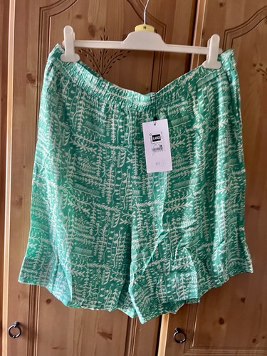Carolyn donnelly shorts size - carolyn,